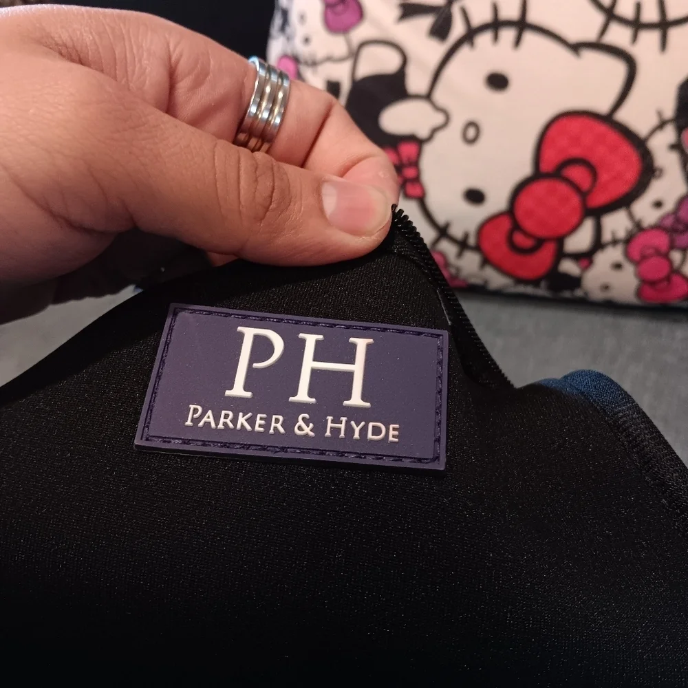 Parker & Hyde Neoprene Classic Crossbody